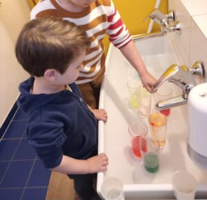 Spielerisch die Welt entdecken.